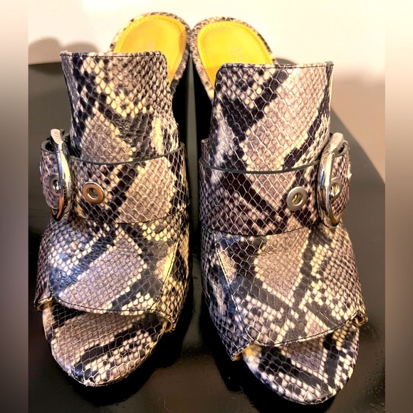 Michael Kors Snakeskin 4" Mules Size 8 & 1/2 - Picture 1 of 7